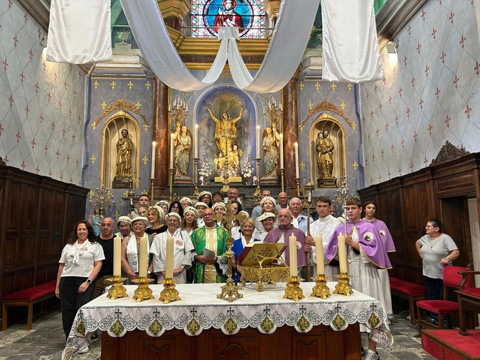 L'association du Rosaire corse lors de la préparation du pélérinage de Lourdes à Corte.