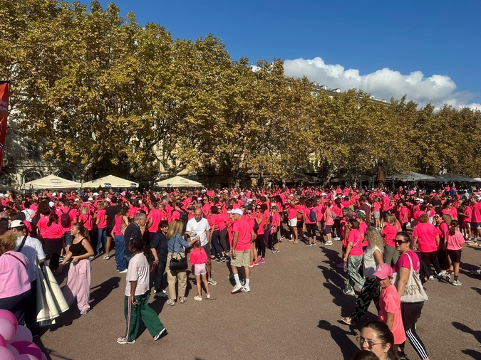 Octobre Rose : Près de 1 500 personnes dans les rues de Bastia pour A Bastiaccia