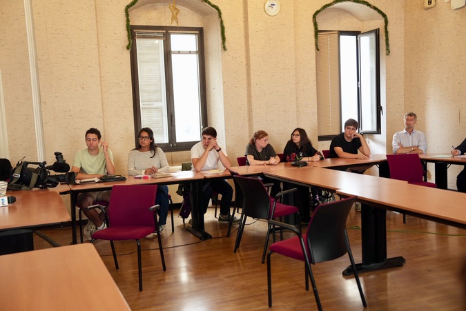 Une douzaine de lycéens élus au Conseil académique de la vie lycéenne ont pris place au rectorat de Corse, à Ajaccio (©Paule Santoni)