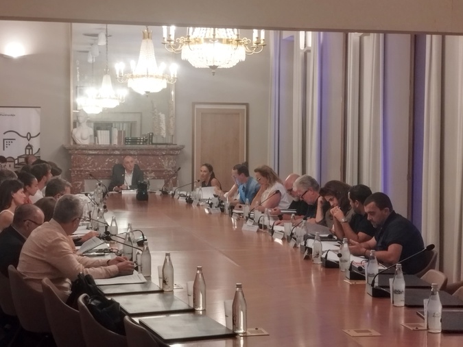 Mercredi soir au conseil municipal, un débat s'est engagé afin de savoir ce qu'il conviendrait de faire de plus pour améliorer la sécurisation aux abords des écoles porto-vecchiaises.