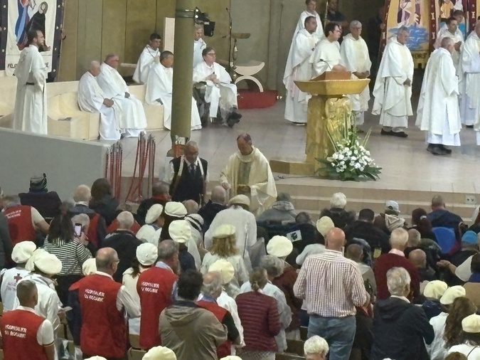 Pèlerinage du Rosaire : à Lourdes, les pèlerins corses vivent des moments d’émotion Pèlerinage du Rosaire : à Lourdes, les pèlerins corses vivent des moments d’émotion