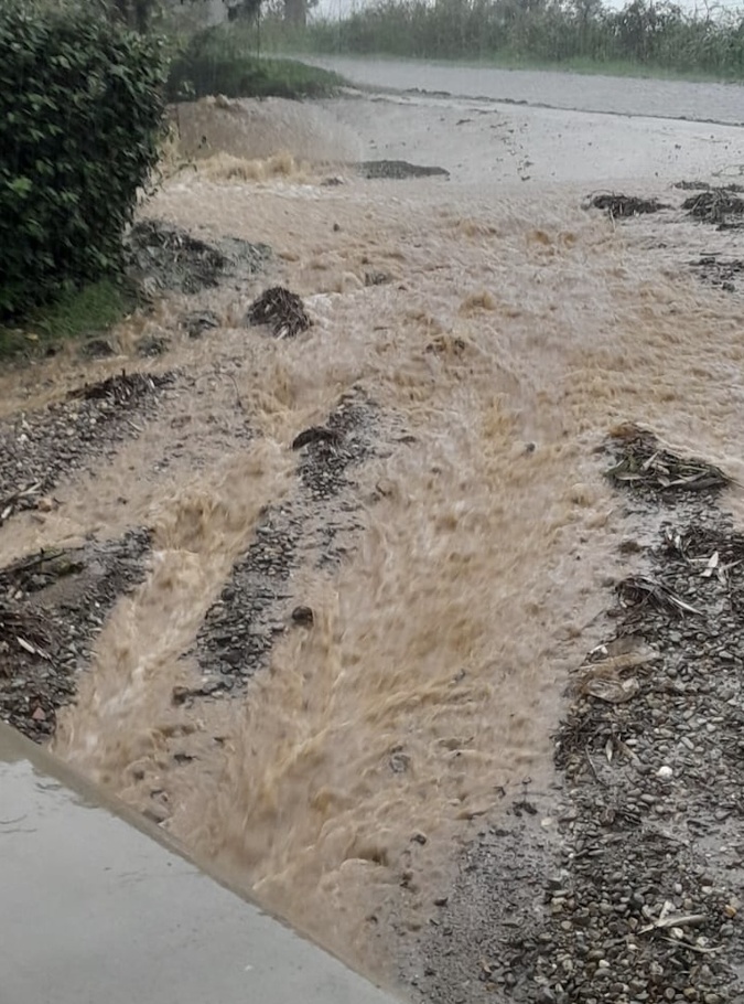 EN DIRECT - Routes fermées, vols annulés, message d'alerte... Suivez l’évolution des intempéries en Corse