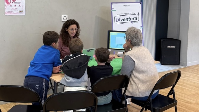 Une partie des ateliers est ainsi consacrée à l’esprit critique, avec des situations concrètes pour apprendre à vérifier les informations