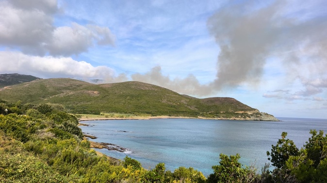 Meria – Un incendie parcourt jusqu'à 20 hectares