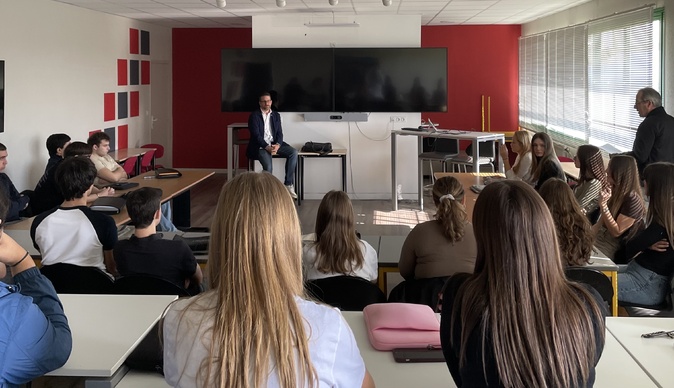 Une centaine d'étudiants ont participé à la première édition Strada Mea Une centaine d'étudiants ont participé à la première édition Strada Mea