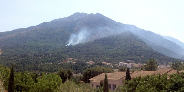 Le feu a éclaté vers 14h30. (Photo M.-A. M) Le feu a éclaté vers 14h30. (Photo M.-A. M)