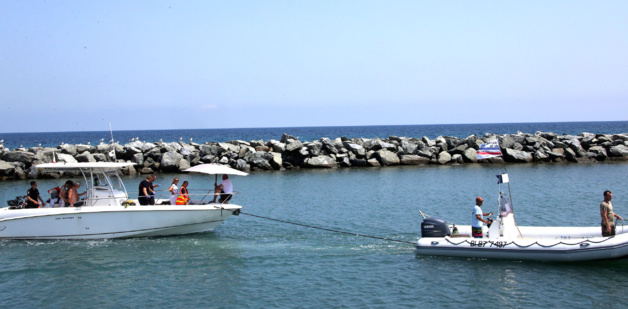 Collision au large du port de Taverna : Un enfant de 12 ans a eu le bras sectionné Collision au large du port de Taverna : Un enfant de 12 ans a eu le bras sectionné