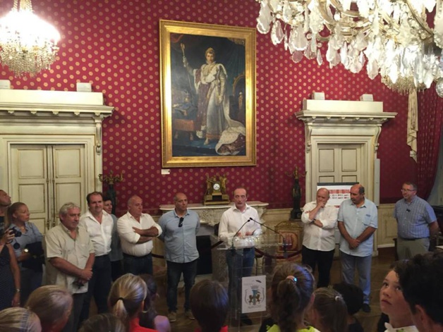 Laurent Marcangeli annonçant l'ouverture du tournoi, peu avant le tirage au sort. Laurent Marcangeli annonçant l'ouverture du tournoi, peu avant le tirage au sort.