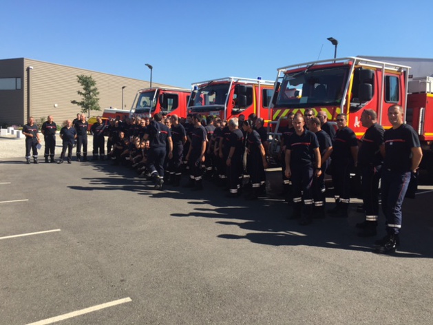 Les pompiers de la Drôme viennent renforcer leurs homologues insulaires. Les pompiers de la Drôme viennent renforcer leurs homologues insulaires.