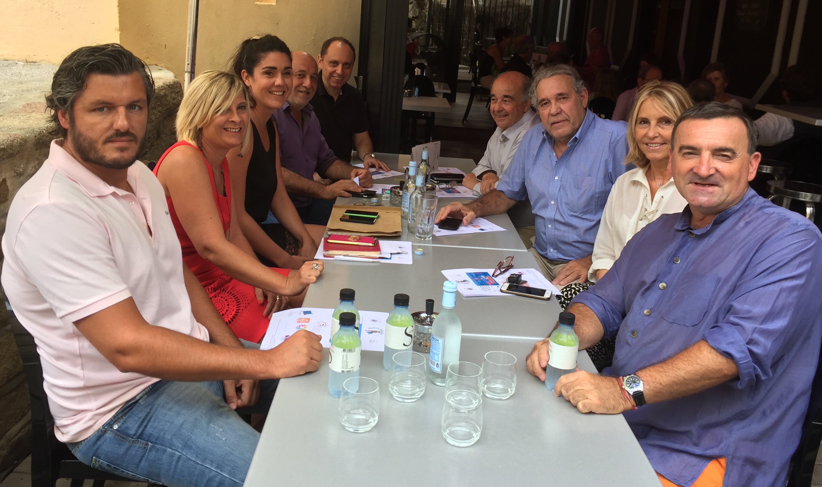 Grande braderie d'Ajaccio : Les commerçants et la ville en ordre de marche.