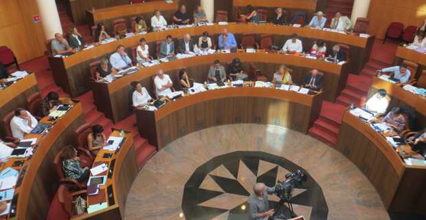 Collectivité unique : Tempête politique et vote à l’arraché du projet définitif d’ordonnances !