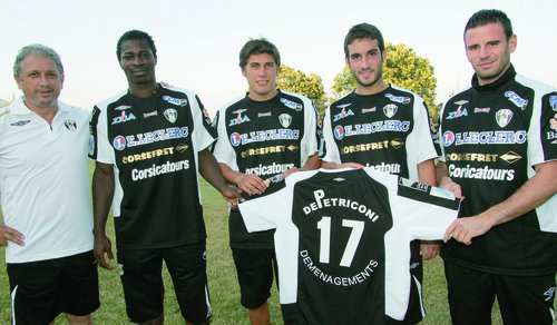 Ben Idrissa Dermé était arrivée au CAB en Août 2010 en compagnie de Salis, Grimaldi et Pastorelli (De gauche à droite) avec le président du club Antoine Emmanuelli