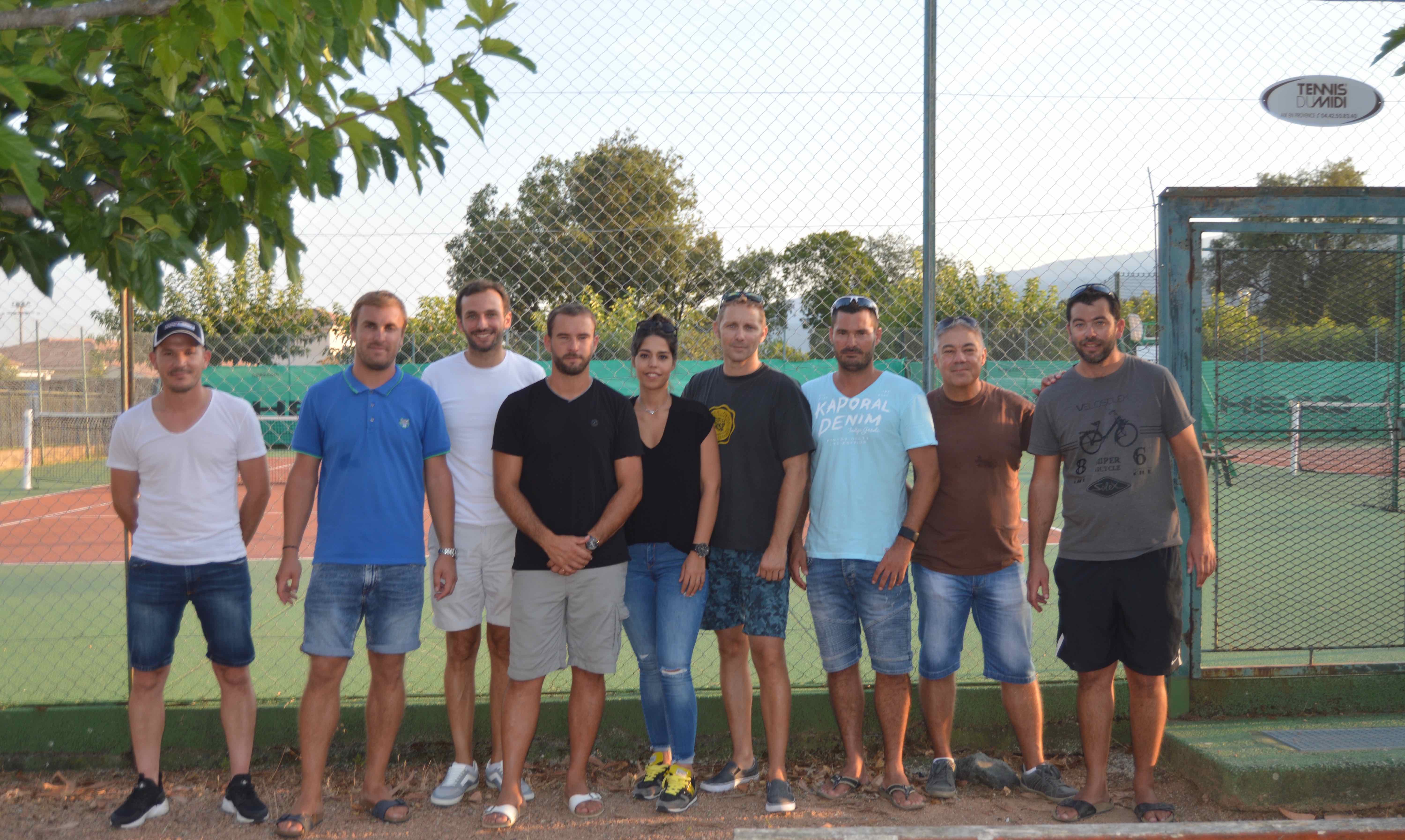 Les membres du bureau exécutif du Fium'Orbu tennis club.