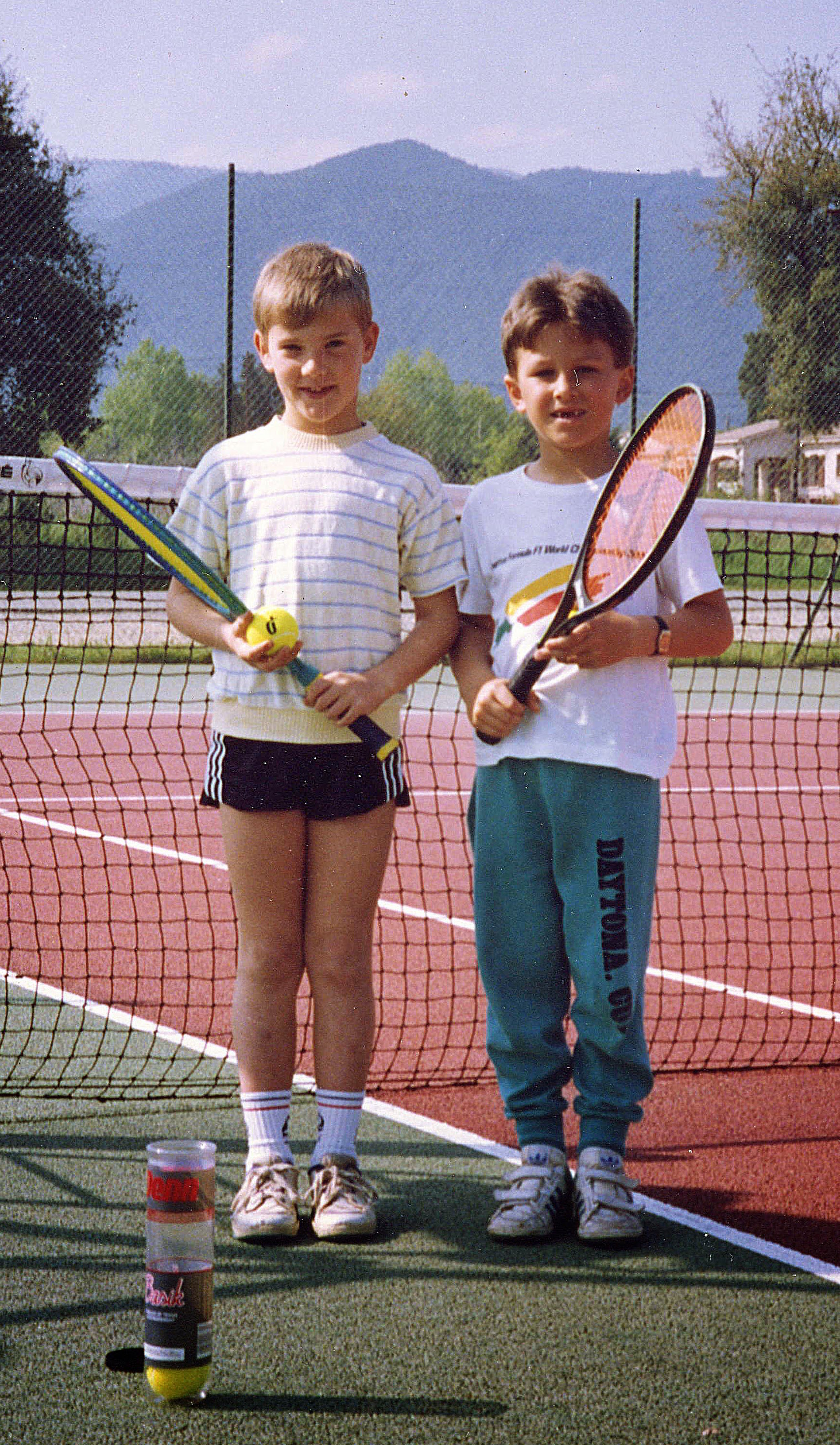 Yann Coeffe à gauche et Adrien Angeli, de jeunes adhérents du club devenus aujourd'hui dirigeants.
