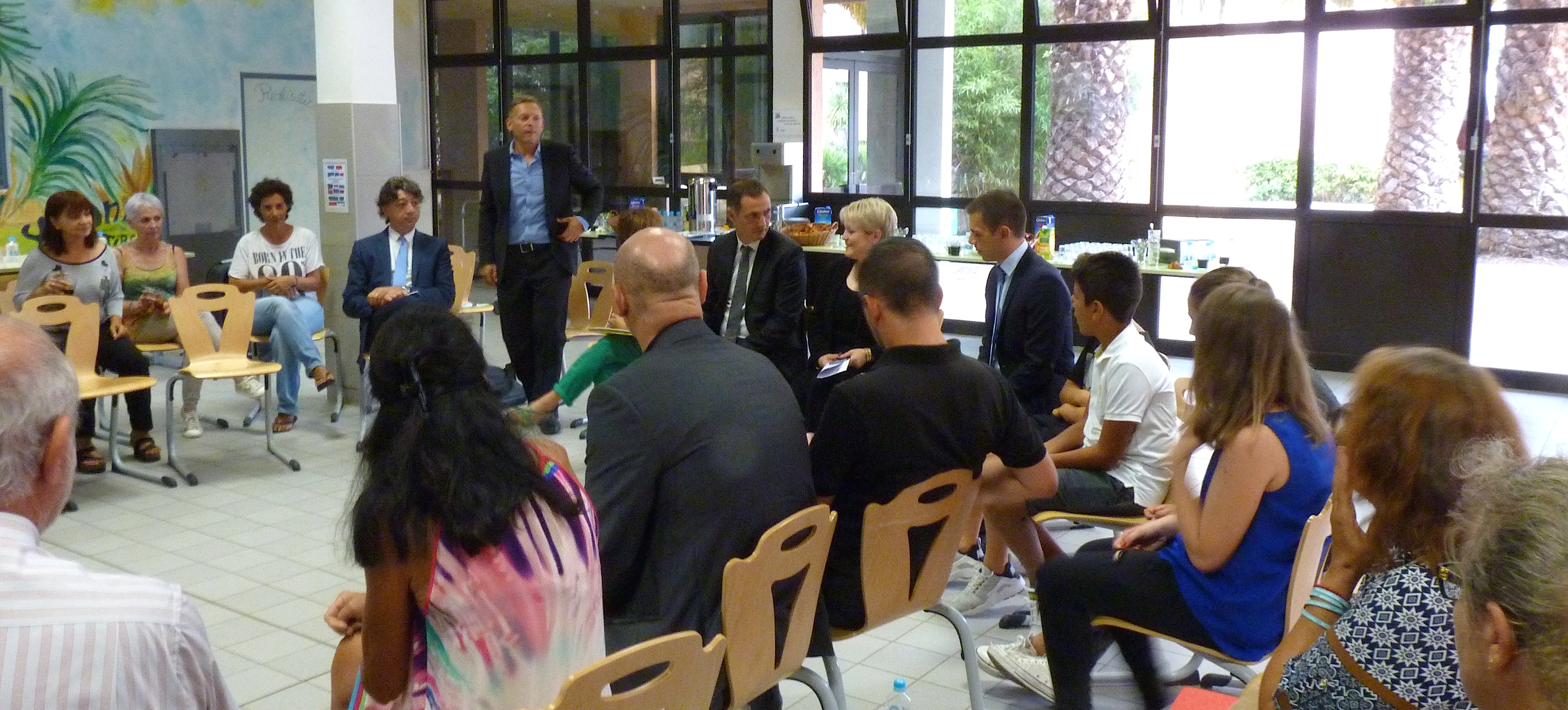 Rentrée scolaire : Gilles Simeoni et Josepha Giacometti sur le terrain