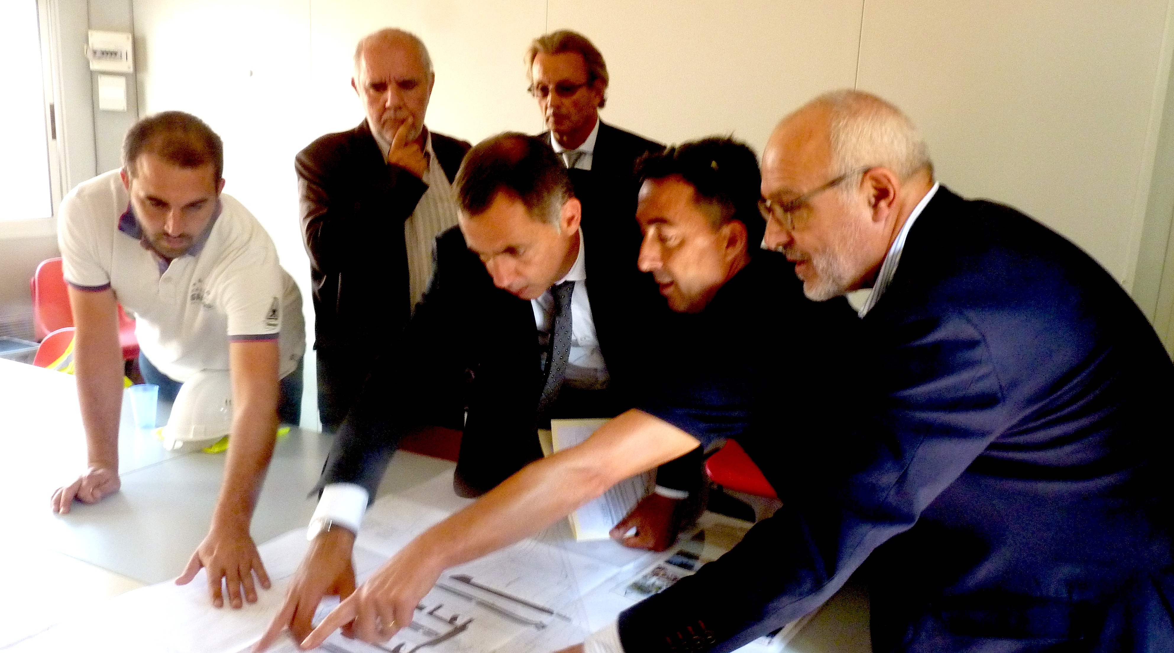 Rentrée scolaire : Gilles Simeoni et Josepha Giacometti sur le terrain