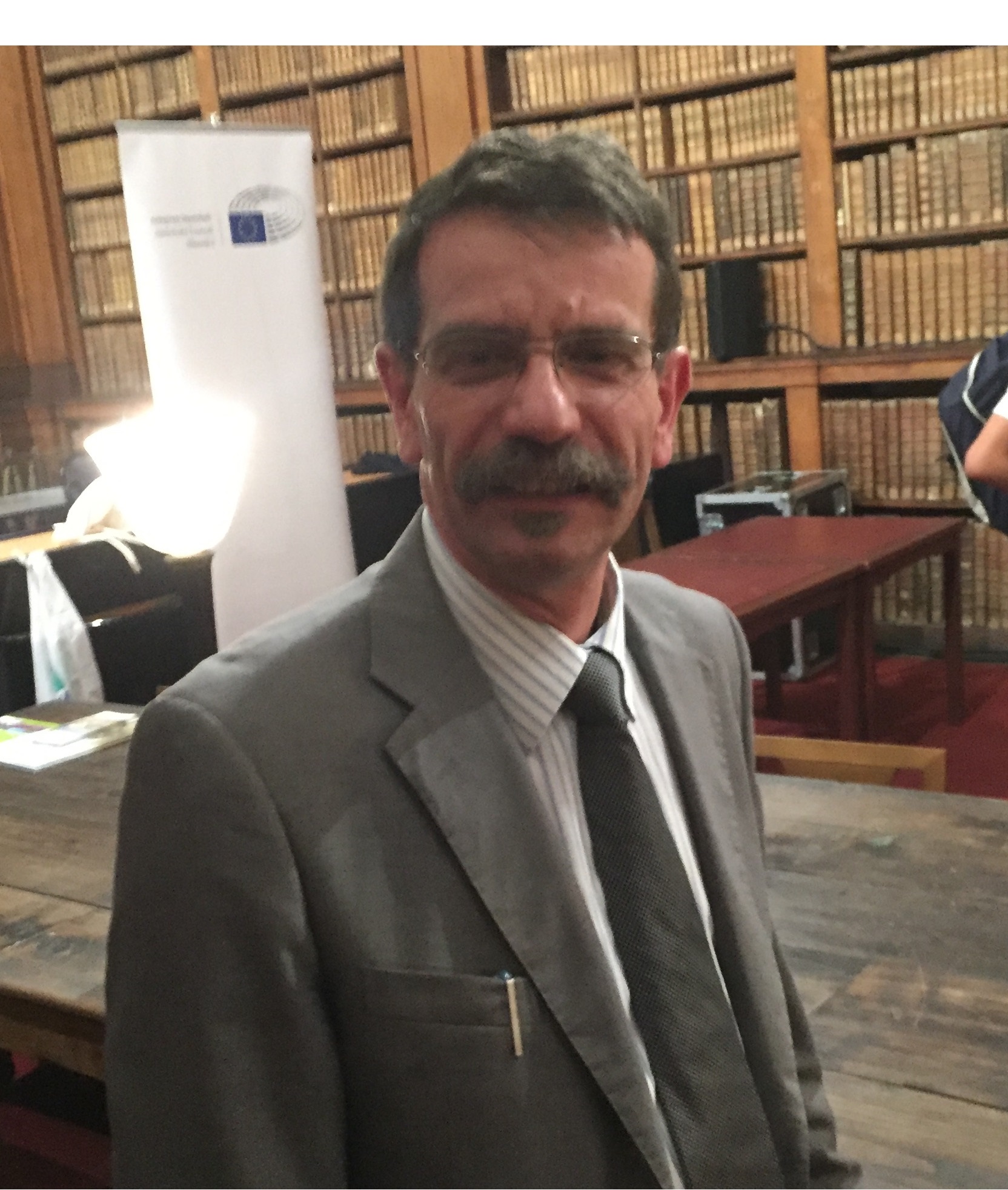 Michèle Rivasi, eurodéputée EELV/ALE : "Il faut que les Corses se battent !"