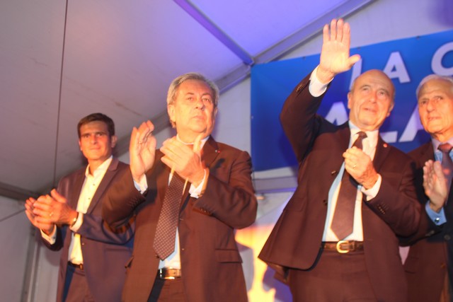 Plus de 500 personnes à Lumio pour accueillir Alain Juppé