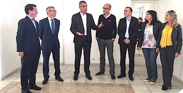 Jean Leccia, Directeur de l'Association Emaho et de la Corsican Tech entouré du maire de Bastia, Pierre Savelli et du président de l'ADEC, Jean-Christophe Angelini