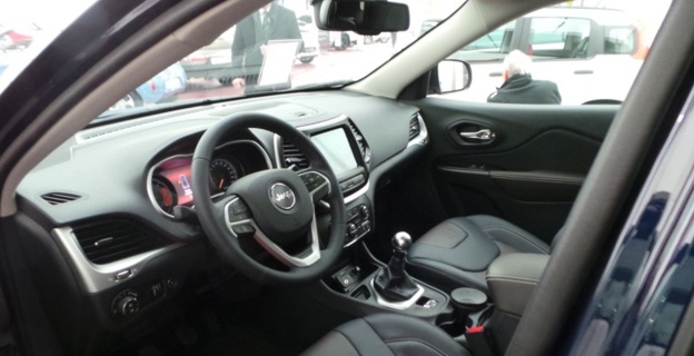 300 véhicules sur la place Saint-Nicolas : L'automobile fait son salon à Bastia