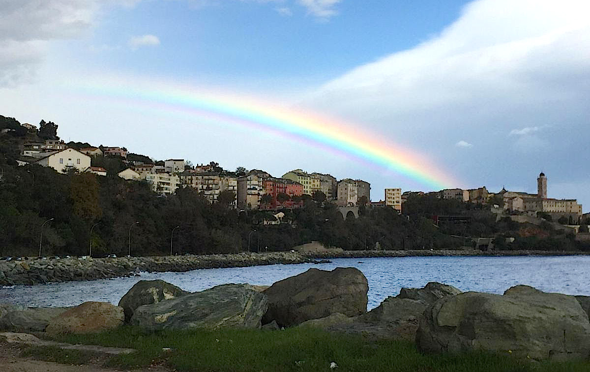 L'image du jour : Arcu balenu sopra Bastia…