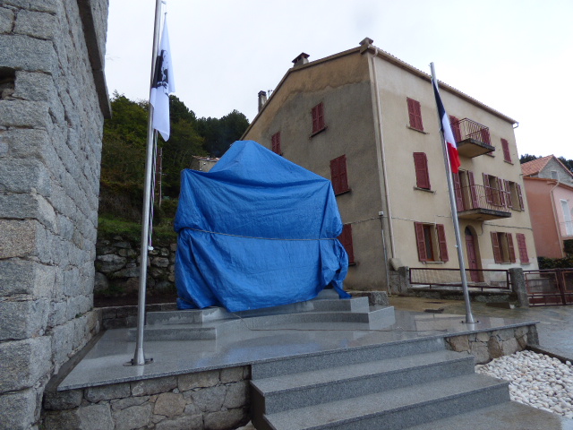 Le nouveau monument aux morts sera inauguré samedi 12 novembre par le Maire du village en présence des autorités civiles et militaires.
