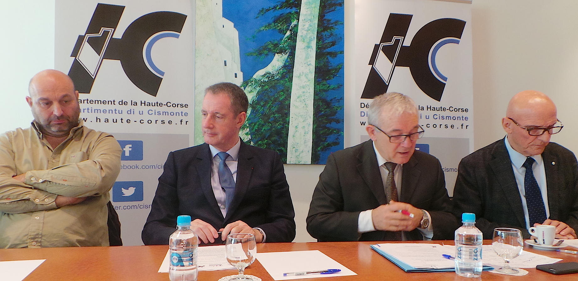 Lionel Mortini, Gilles Barsacq, François Orlandi, Dominique Fieschi (De gauche à droite) : Une charte de solidarité avec les aînés des 5 Pieve