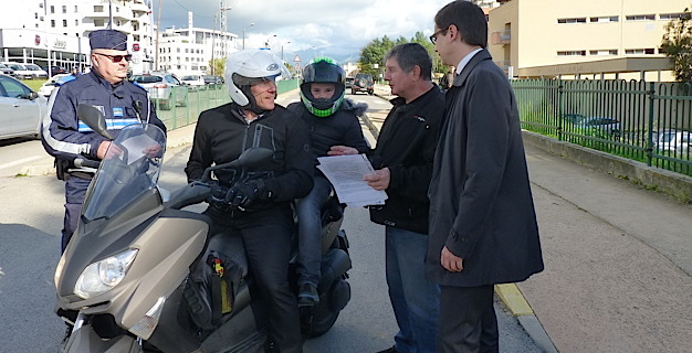 A compter du dimanche 20 novembre les gants (homologués) obligatoires pour motos et scooters