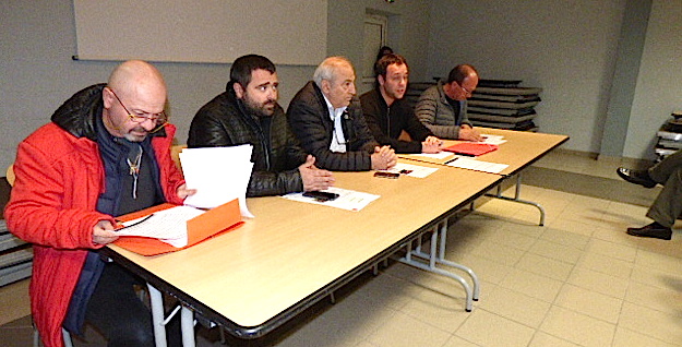De gauche à droite, le docteur Antoine Grisoni (UPRS de Corse), Ghjuvan Santu Le Mao (Femu a Corsica), François Benedetti ( Elu territorial Corsica Libera), Esteban Saldana (Corsica Libera) et Louis Cesari (Président de la Com Com Fium'orbu Castellu). .