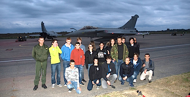 Au plus près des rafale qui rentrent de vol à la nuit tombante.