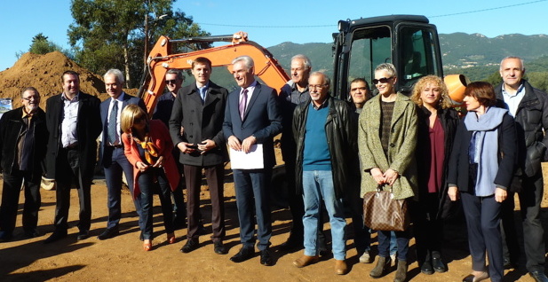 La première pierre a été posée mercredi : Une nouvelle mairie annexe à la Plaine de Peri