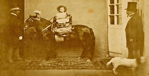 Le Prince impérial sur son poney, en présence de l'empereur