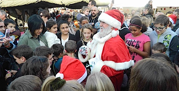 Un magnifique Père Noël très attendu des enfants et des plus grands.