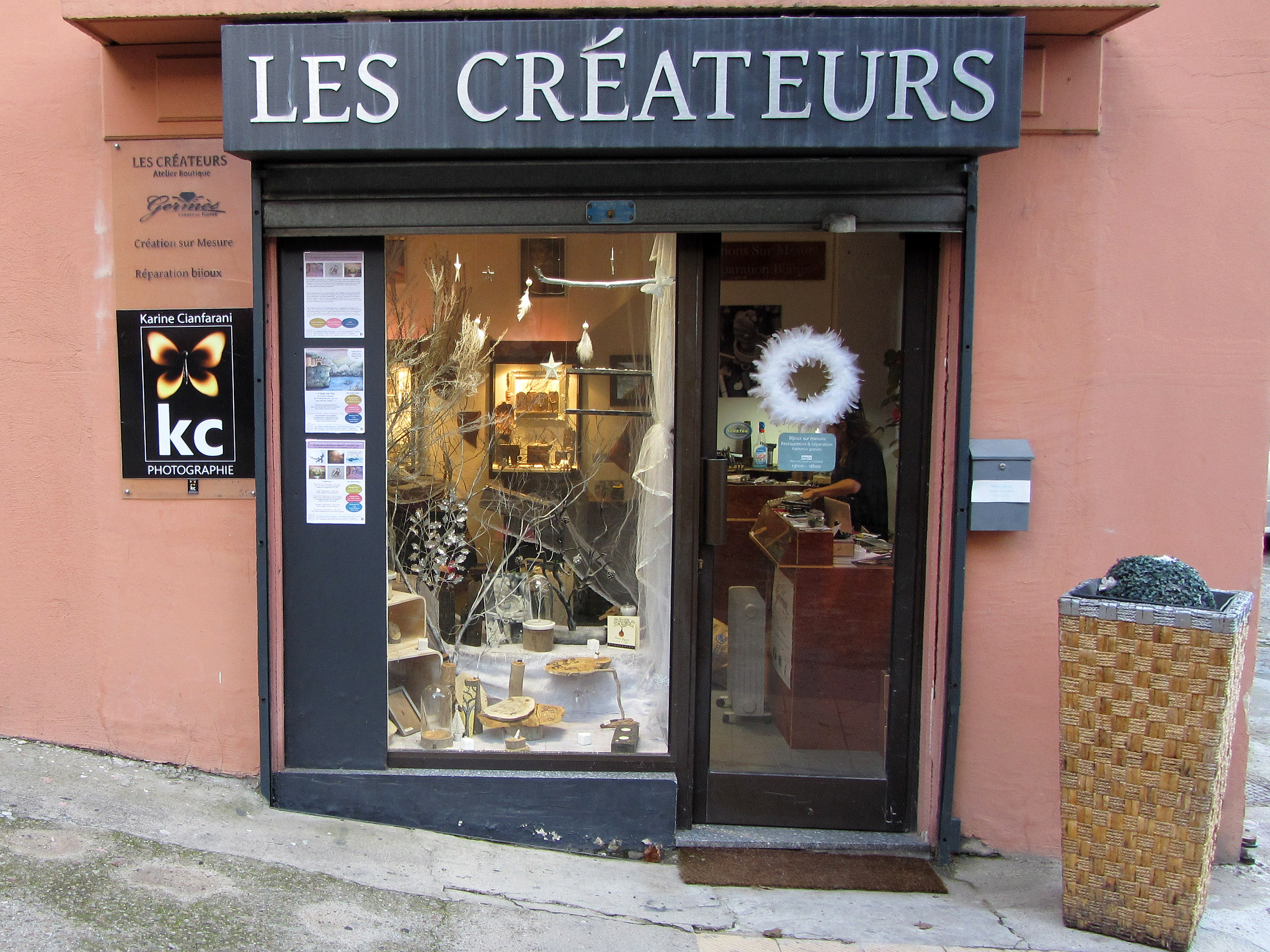 Ajaccio : Le pays de l’imaginaire de la boutique « Les Créateurs»