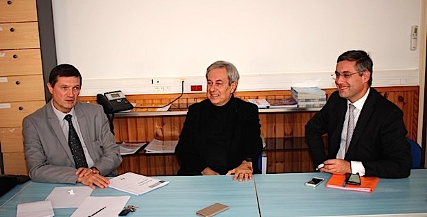 Plage de Calvi : Un délai de 2 ans, sous conditions, pour démolir les établissements en dur