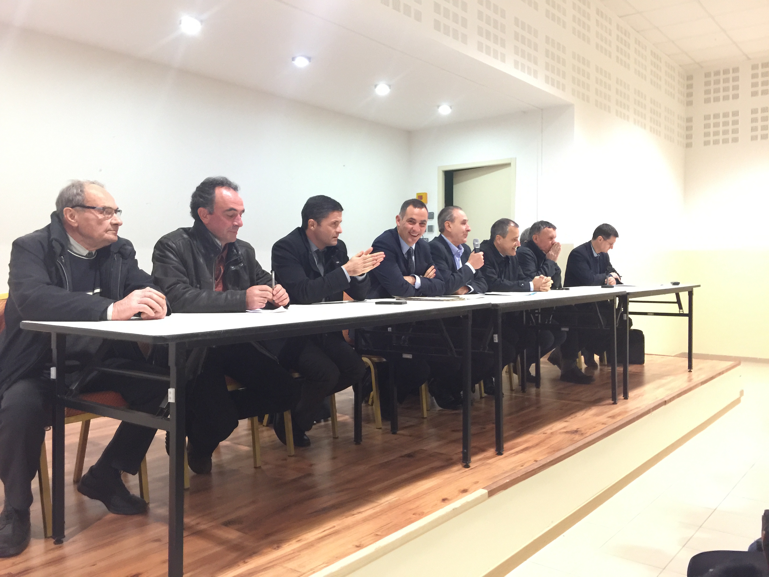 Les agriculteurs soutenus par Jean-Felix Acquaviva, Gilles Simeoni, Jean-Guy Talamoni et François Sargentini