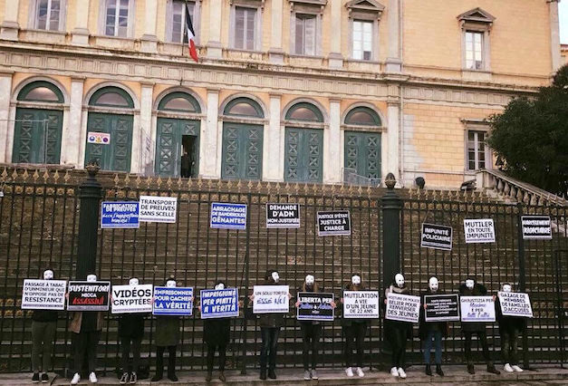 Ghjutizia è verità per i nostri mercredi matin devant le palais de justice de Bastia : Un cappieremu mai