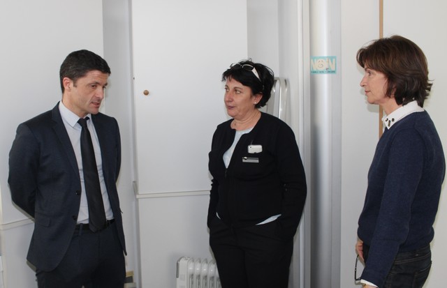 Jean-Félix Acquaviva à la rencontre des agents du comptoir Air France de Calvi menacé de fermeture