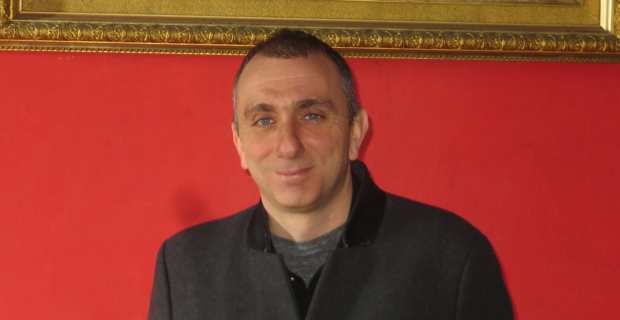 Jean-Christophe Angelini, président de l'Office foncier de Corse, dans le salon du château.