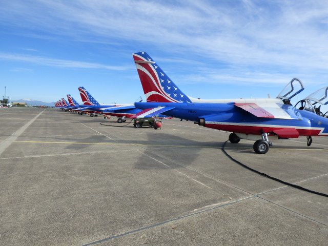 Les dérives des alpha jets peintes aux couleurs de la bannière étoilée.