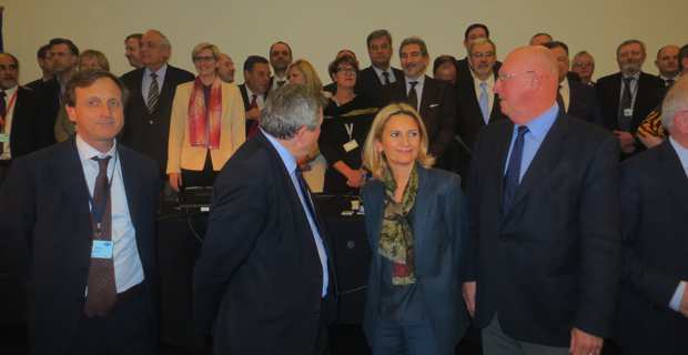 Nanette Maupertuis, conseillère exécutive en charge des affaires européennes, présidente de l'Agence du tourisme (ATC) et membre du Comité européen des régions, entourée de ses collègues européens, à Varsovie, le 2 mars dernier.