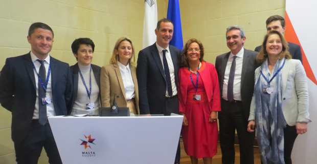 Gilles Simeoni et son Conseil exécutif.