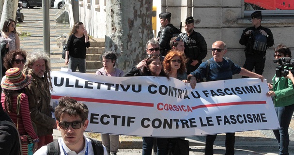 Marine Le Pen à Ajaccio : Manifestations à l'extérieur et évacuation musclée de militants indépendantistes dans la salle