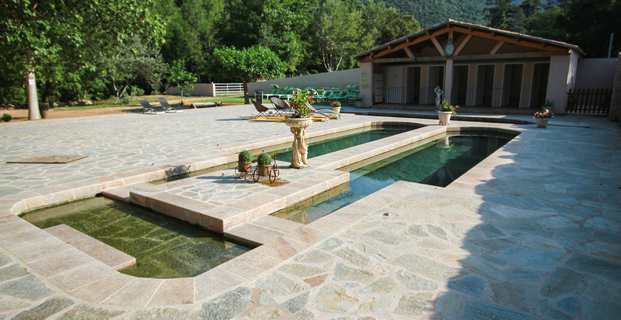 E Caldane à Santa Lucia di Tallà.