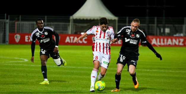 L'ACA ouvre le score puis cède à Amiens (2-1)