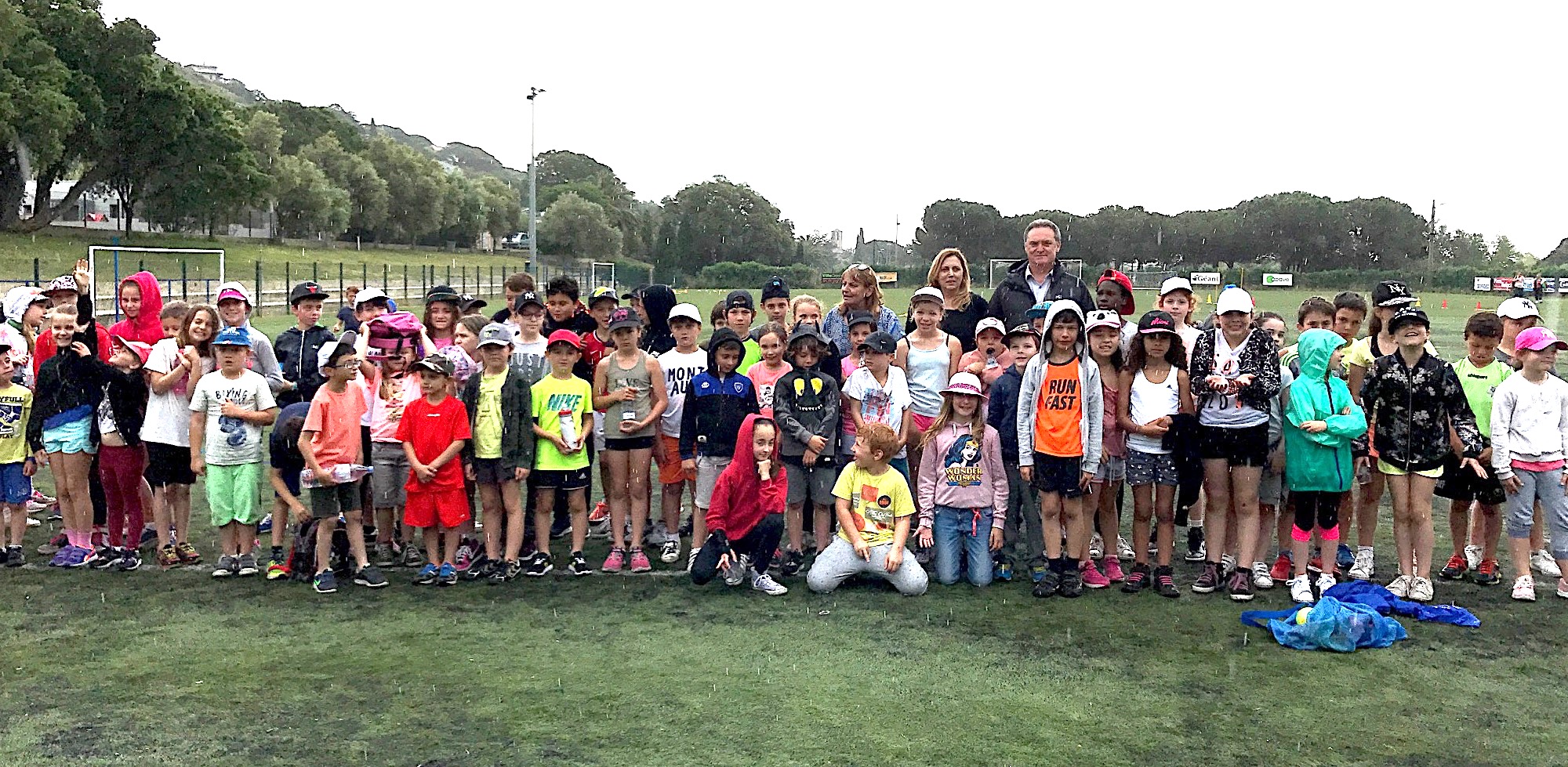 Le maire de Santa Maria di Lota est venu saluer les efforts des élèves