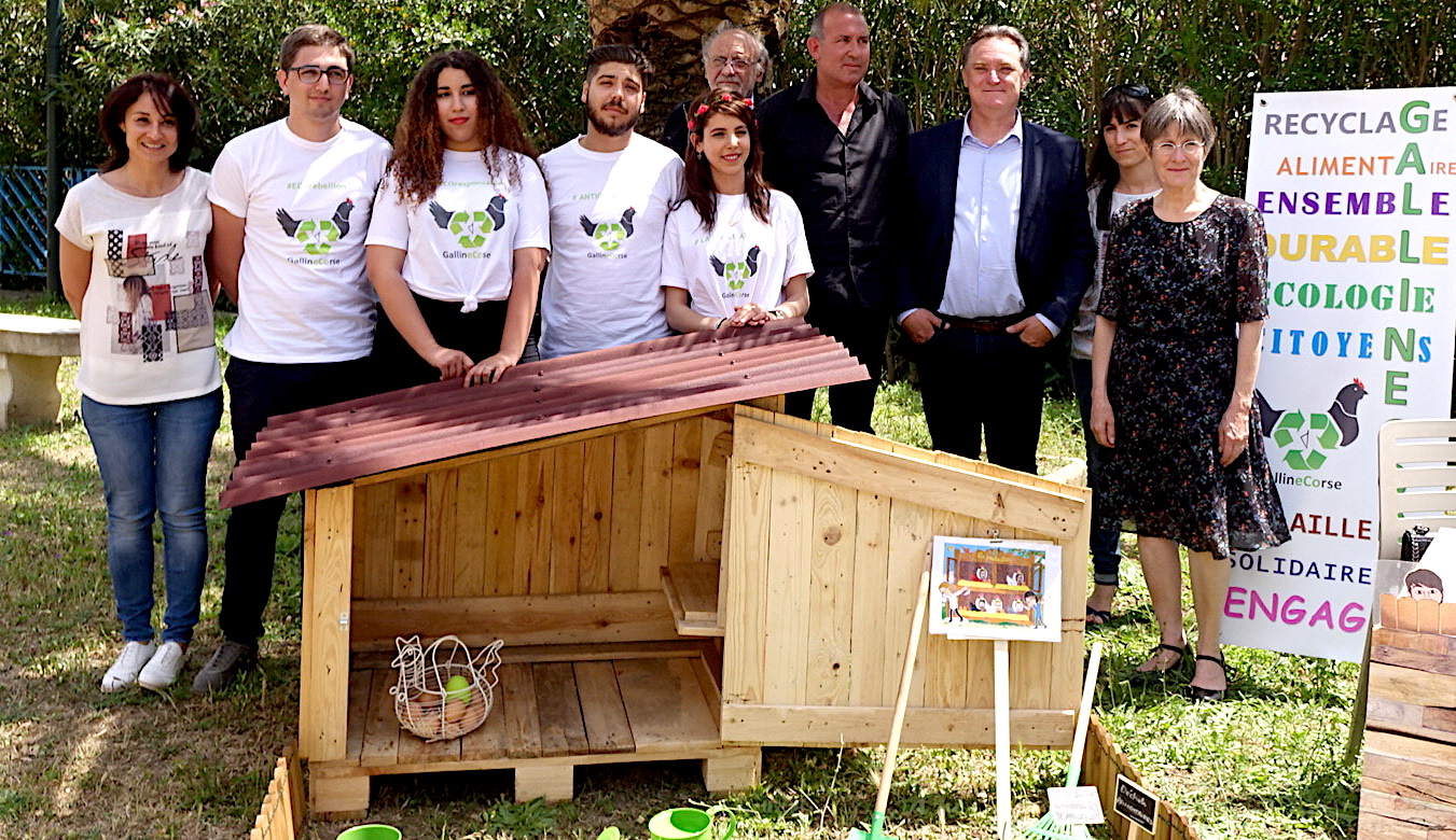 Lutte contre les biodéchets à Santa Maria di Lota : Deux poules offertes, contre l'achat d'un poulailler…