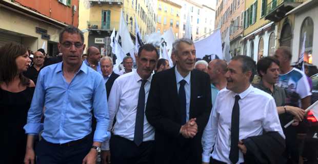 Les leaders nationalistes fêtent la victoire à Bastia.