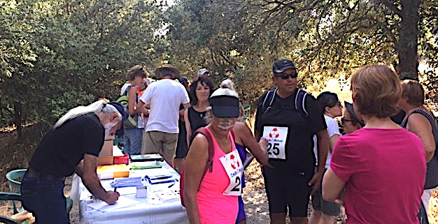 "La  Marche pour le Cœur" au barrage d'e Cotule dans le Reginu, sous forte canicule