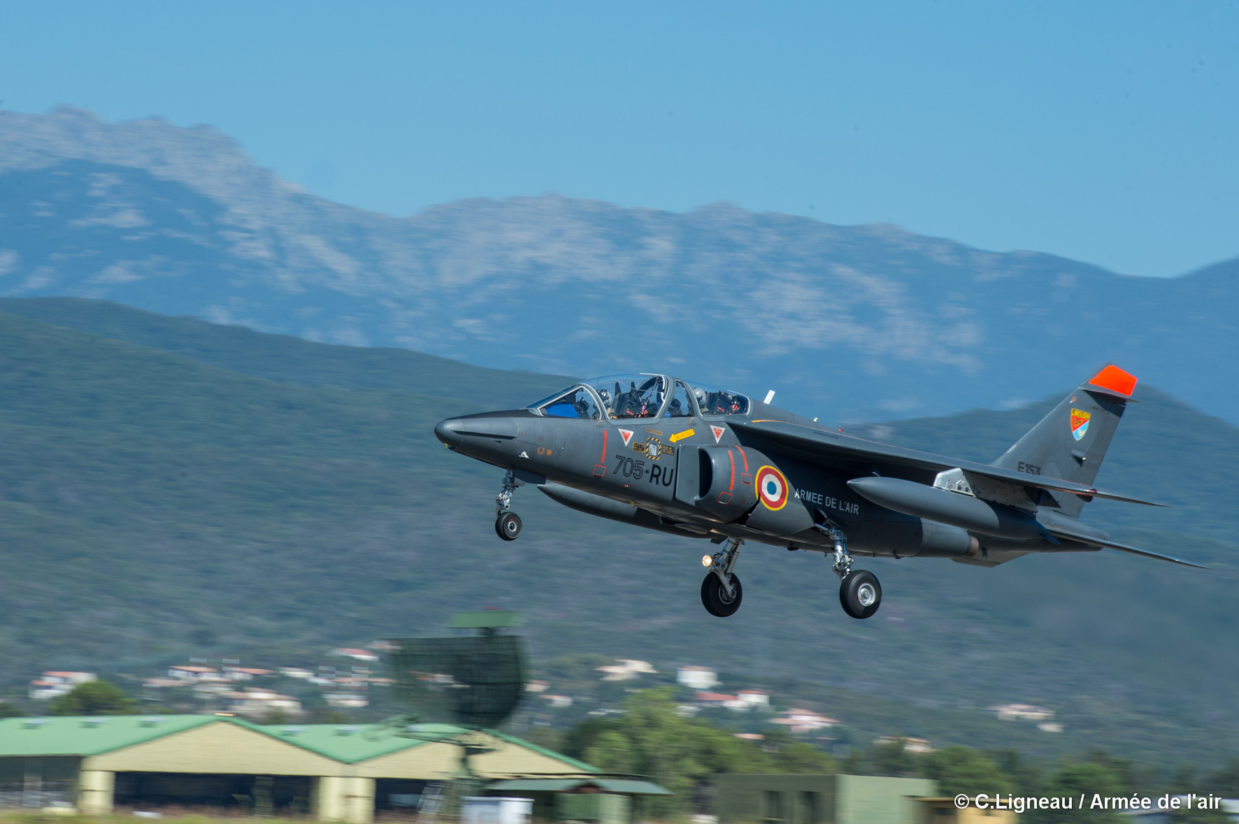 Les élèves-pilotes de l'école de l'aviation de chasse s'entraînent à Ventiseri-Solenzara